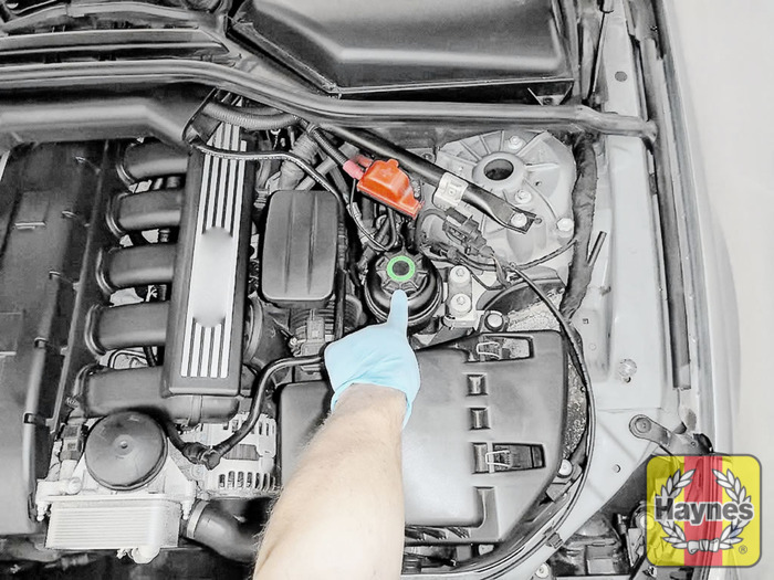 BMW 5Series (2003 2010) 525i 3.0 Checking steering fluid