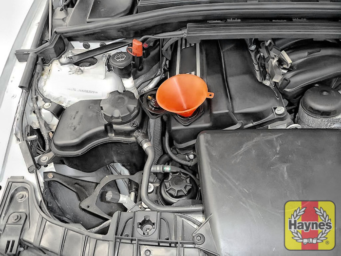 BMW 1Series (2004 2011) 118i 2.0 Oil filter change Haynes Publishing