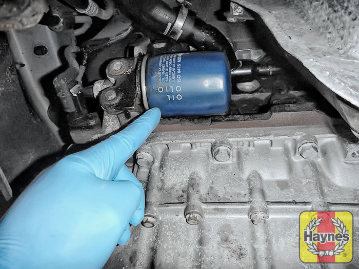 Fiat 500 (2004 2012) 1.4 Oil filter change Haynes Publishing