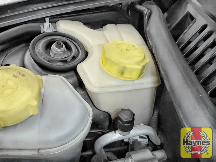 Ford Ka (2003 2008) 1.6 Checking coolant level Haynes Publishing