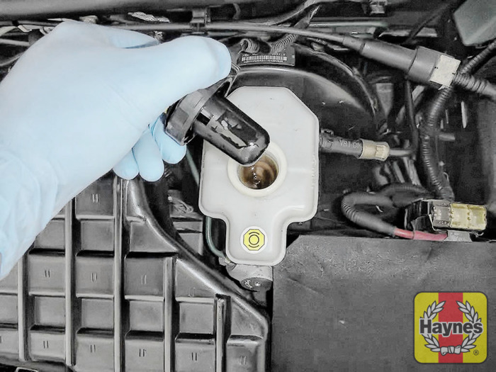 Ford Ka (2003 2008) 1.6 Checking brake fluid Haynes Publishing