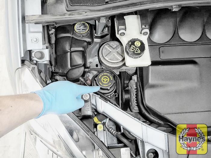 Ford SMAX (2006 2015) 2.0 TDCi Checking steering fluid Haynes