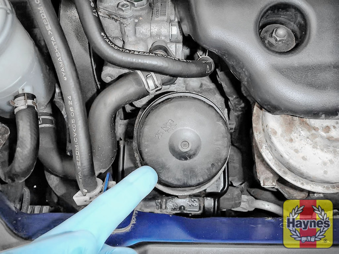 Honda FRV (2005 2011) 2.2 iCDTi Oil filter change Haynes Publishing