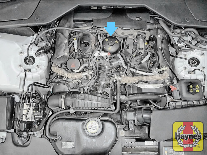 Jaguar XJ (2005 2009) 2.7 TDVi Oil filter change Haynes Publishing