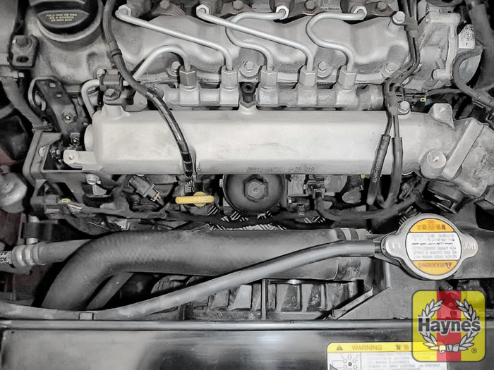 Kia Soul (2009 - 2014) 1.6 CRDi - Oil filter change - Haynes Publishing Kia Soul (2009 - 2014) 1.6 CRDi - Oil filter change - Haynes Publishing