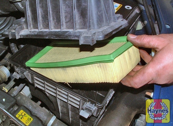 Land Rover Freelander (1997 2006) 2.0 TD4 Air filter change