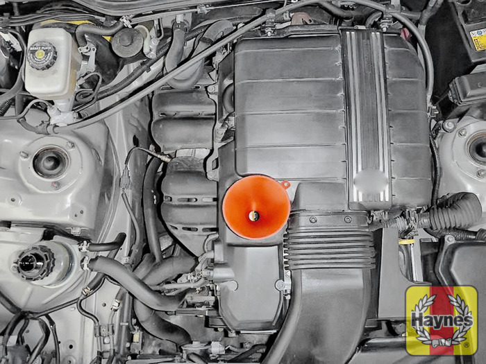 Lexus IS (1999 - 2005) 200 - Oil filter change - Haynes Publishing Lexus IS (1999 - 2005) 200 - Oil filter change - Haynes Publishing