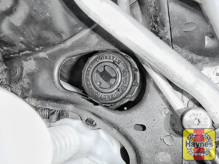 Peugeot 3008 (2009 2017) 1.6 HDi Checking steering fluid Haynes