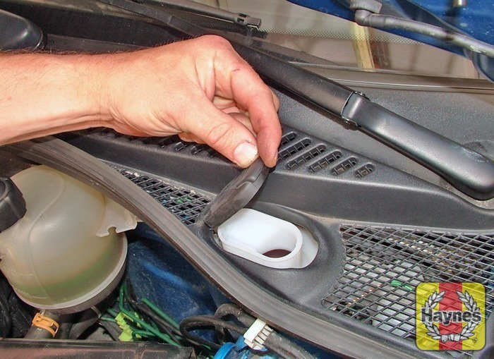 Renault Clio Windscreen Washer Reservoir