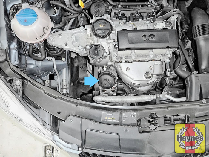 Skoda Fabia (2007 - 2014) 1.2 - Oil filter change - Haynes ... 2007 honda fit fuel filter replacement 