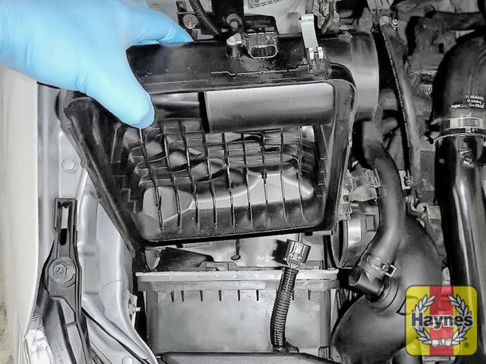 Changing the Engine Air Filter Subaru Forester 2008 2013 Haynes Manuals