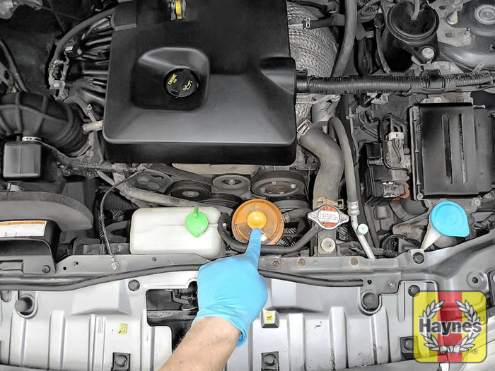Suzuki Grand Vitara (2005 2010) 2.0 16v Checking steering fluid