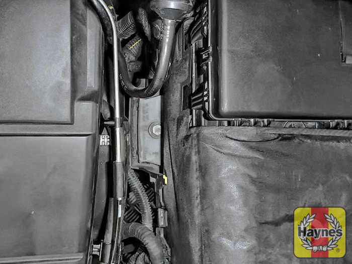 Battery check Vauxhall Corsa 2006 2010 Haynes Manuals