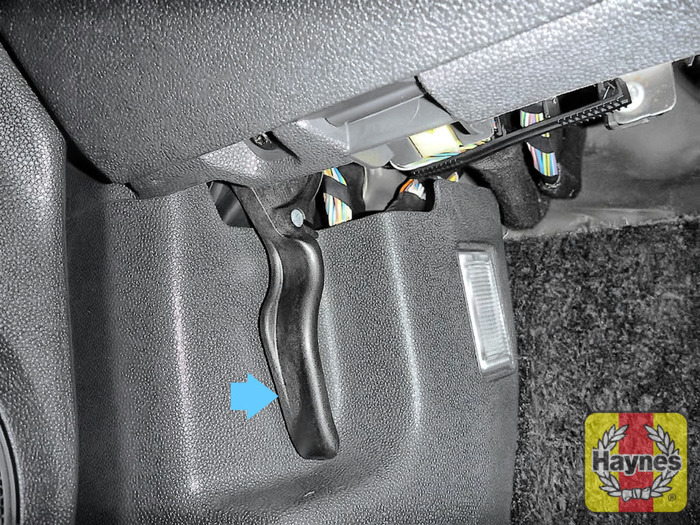 Vauxhall Corsa (2006 2010) 1.2 16v Opening the Haynes