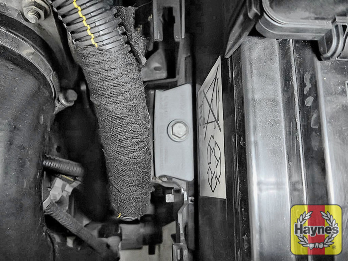 Vauxhall Corsa (2006 2010) 1.6 T VXR Battery check Haynes Publishing