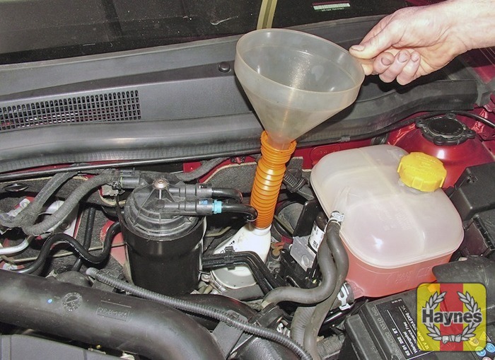 Vauxhall Zafira (2005 2009) 1.9 CDTi Fluid level checks Haynes