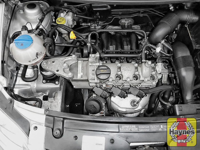 Volkswagen Fox (2004 2008) 1.2 Oil filter change Haynes Publishing