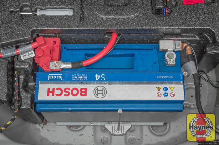 Battery check BMW 6-Series 2004 - 2009 | Haynes Manuals