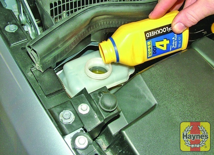 Vauxhall Corsa (2006 2010) 1.0 12v Fluid level checks Haynes