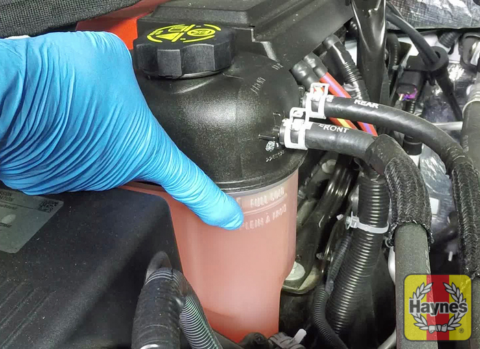 Cadillac Escalade (2015 2016) 6.2 V8 Fluid level checks Haynes